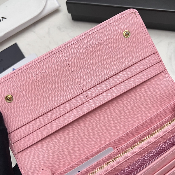 プラダ財布コピー角部分ディテール